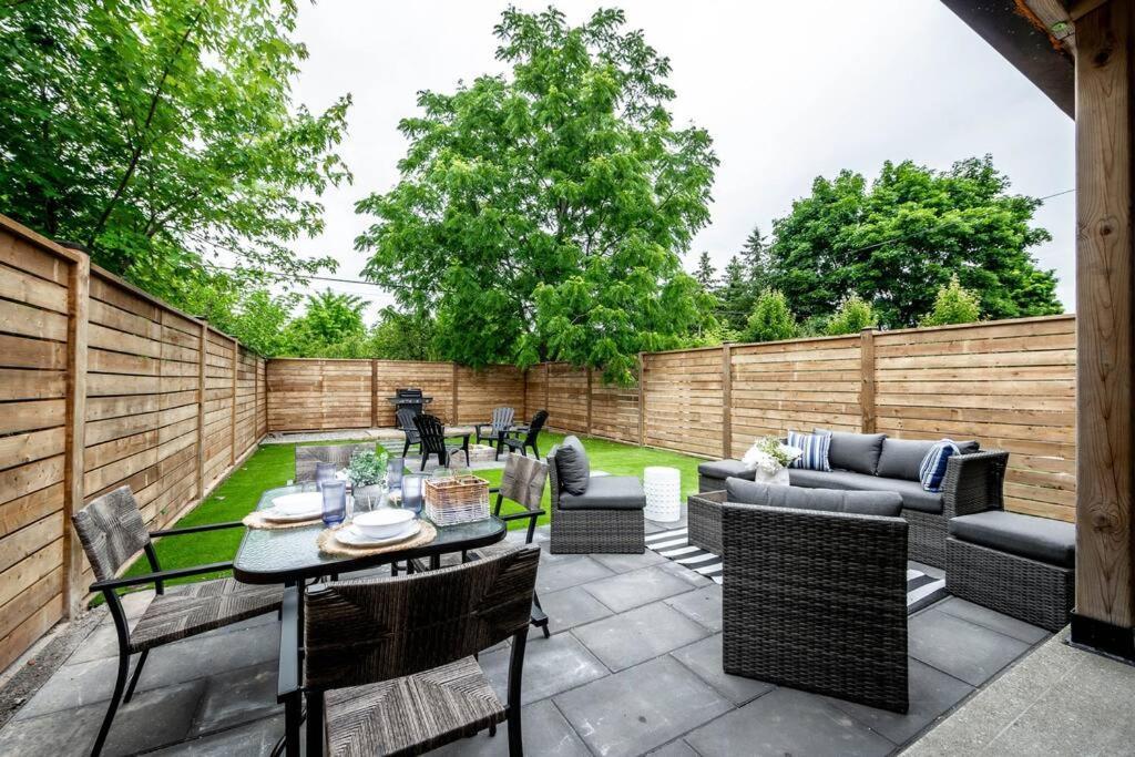 Luxury Stylish Home, Walk To Falls, Fire Pit&More Niagara Falls Exterior photo